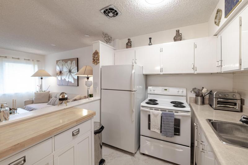  Condo & Townhome Photos