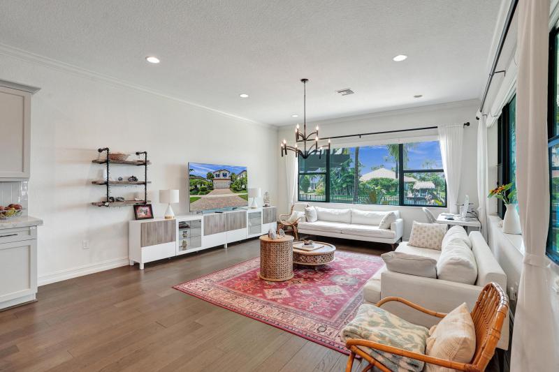  Single Family Homes Photo 12:  Pembroke Pines,  FL 33025