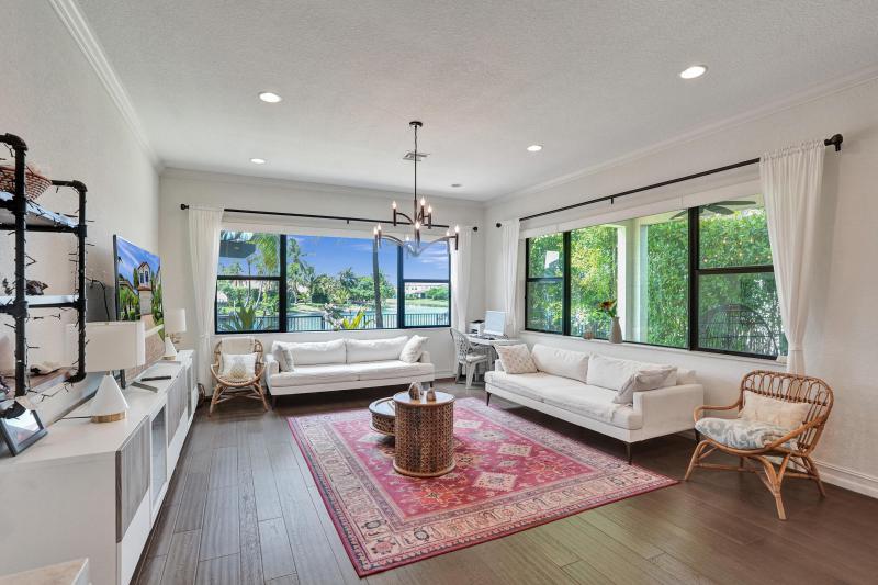  Single Family Homes Photo 14:  Pembroke Pines,  FL 33025