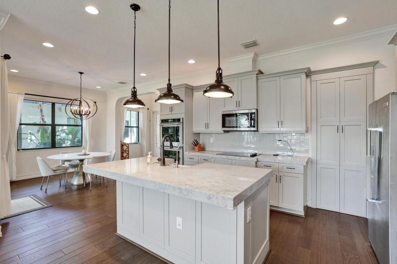  Single Family Homes Photo 15:  Pembroke Pines,  FL 33025