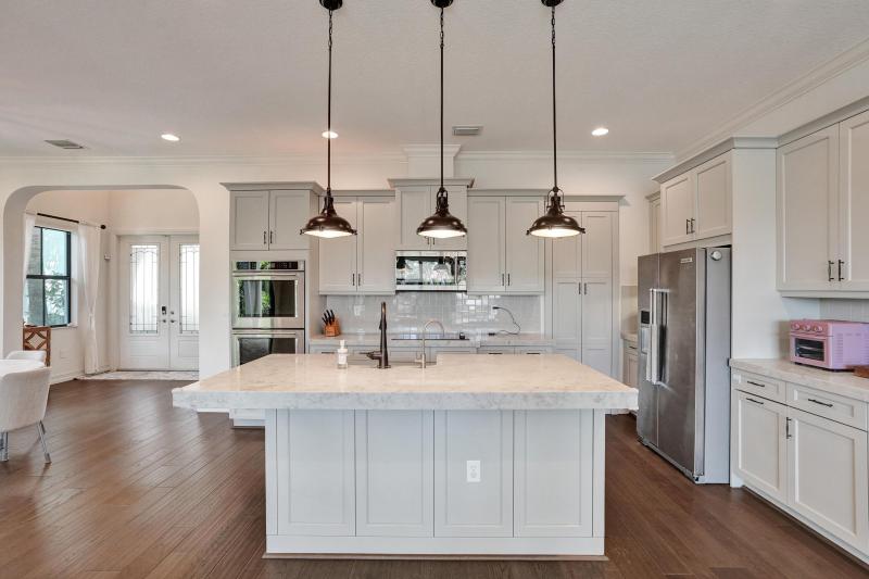  Single Family Homes Photo 16:  Pembroke Pines,  FL 33025