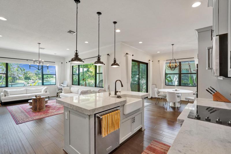  Single Family Homes Photo 20:  Pembroke Pines,  FL 33025