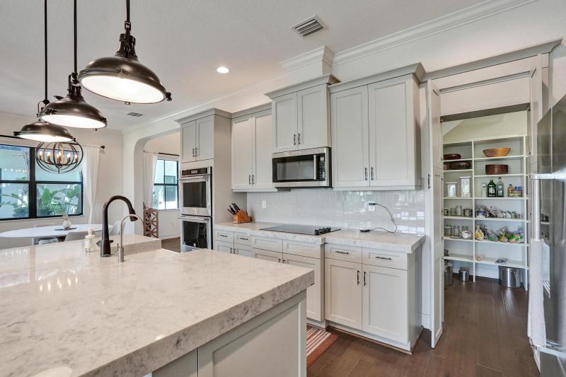  Single Family Homes Photo 21:  Pembroke Pines,  FL 33025