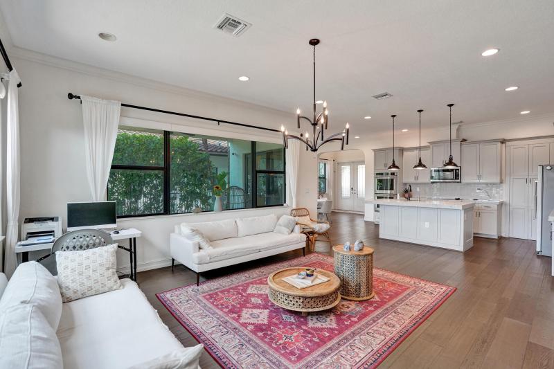  Single Family Homes Photo 23:  Pembroke Pines,  FL 33025