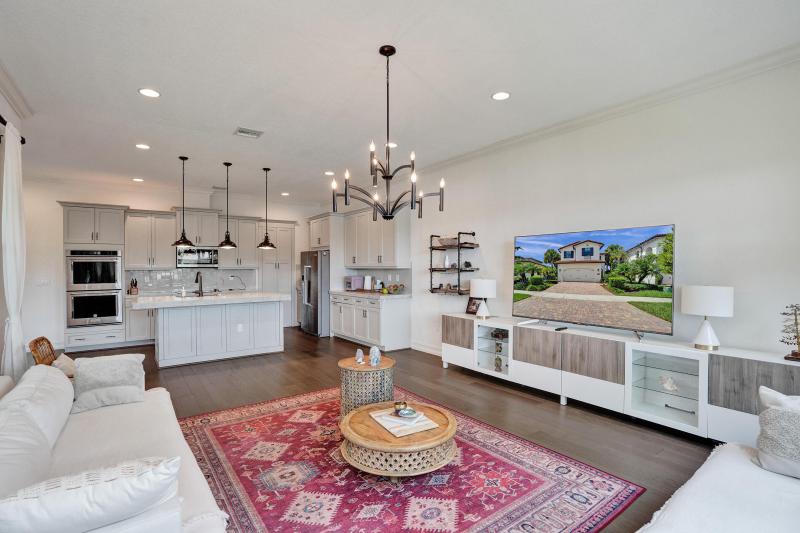  Single Family Homes Photo 24:  Pembroke Pines,  FL 33025