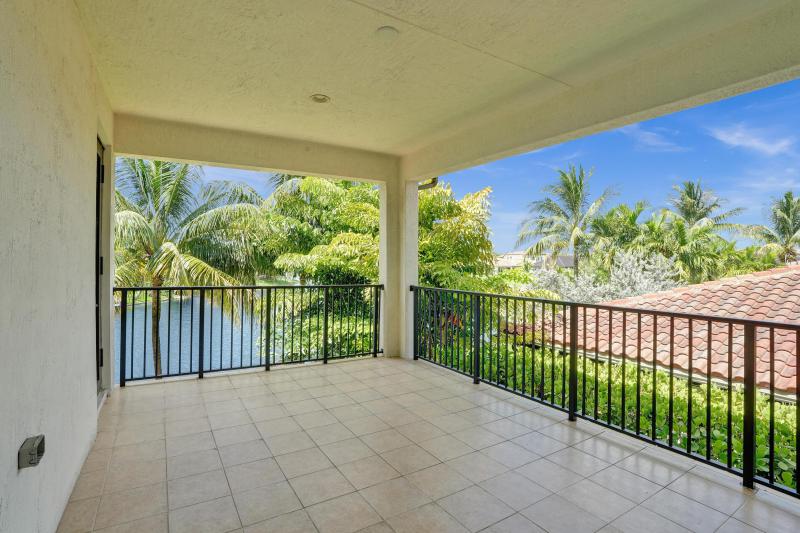  Single Family Homes Photo 36:  Pembroke Pines,  FL 33025