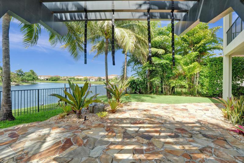  Single Family Homes Photo 56:  Pembroke Pines,  FL 33025