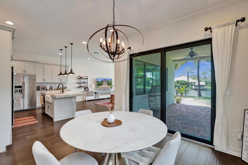  Single Family Homes Photo 6:  Pembroke Pines,  FL 33025