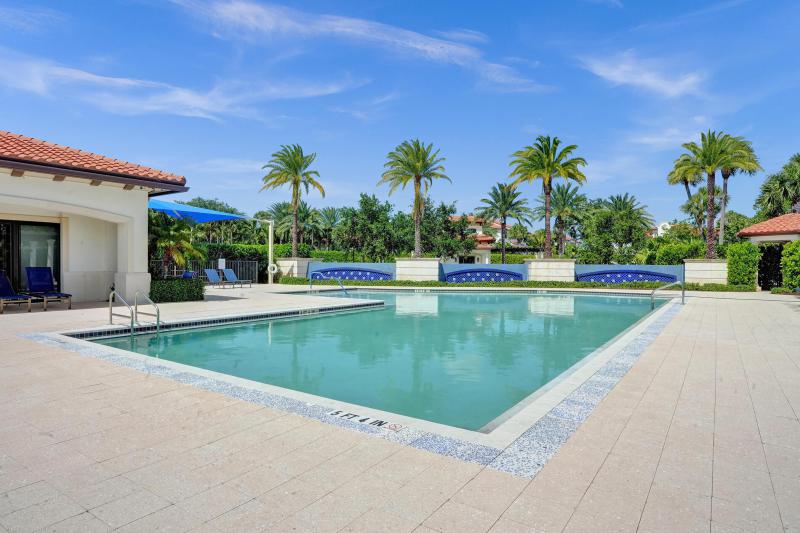  Single Family Homes Photo 67:  Pembroke Pines,  FL 33025