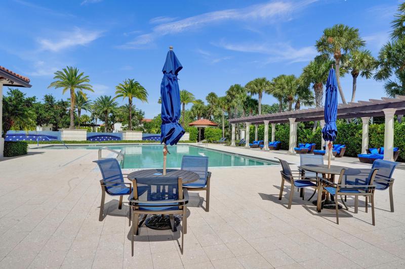  Single Family Homes Photo 68:  Pembroke Pines,  FL 33025