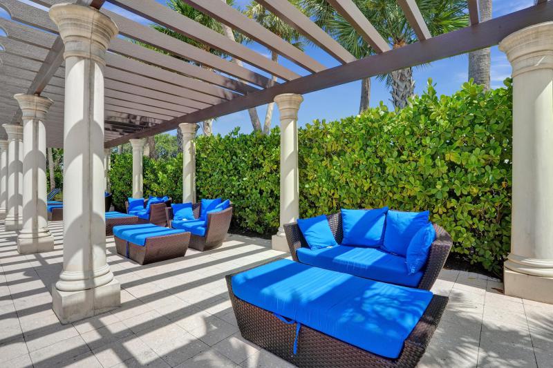  Single Family Homes Photo 69:  Pembroke Pines,  FL 33025