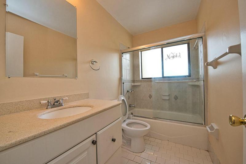  Condo & Townhome Photos
