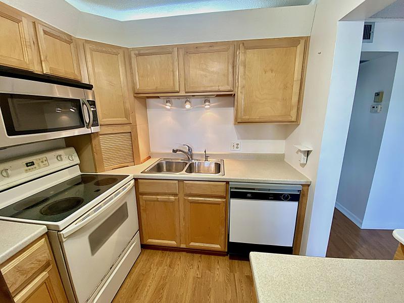  Condo & Townhome Photos