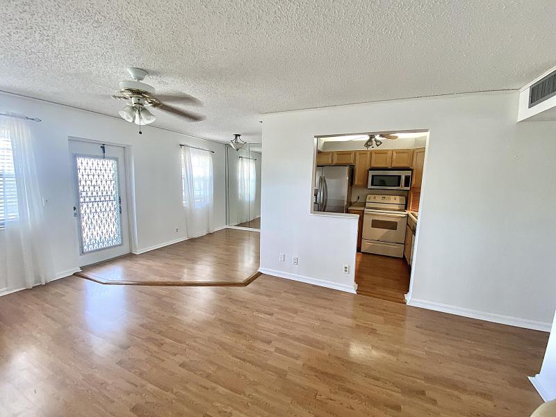  Condo & Townhome Photos