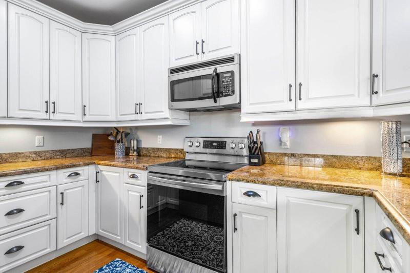  Condo & Townhome Photos