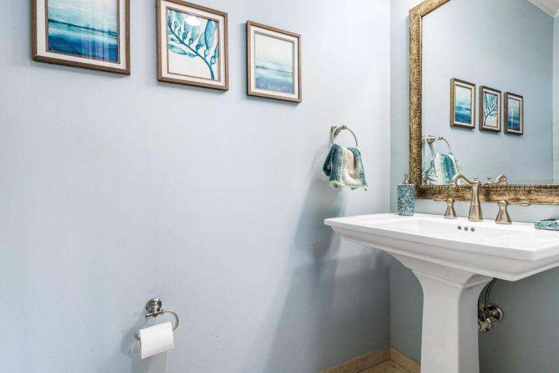  Condo & Townhome Photos