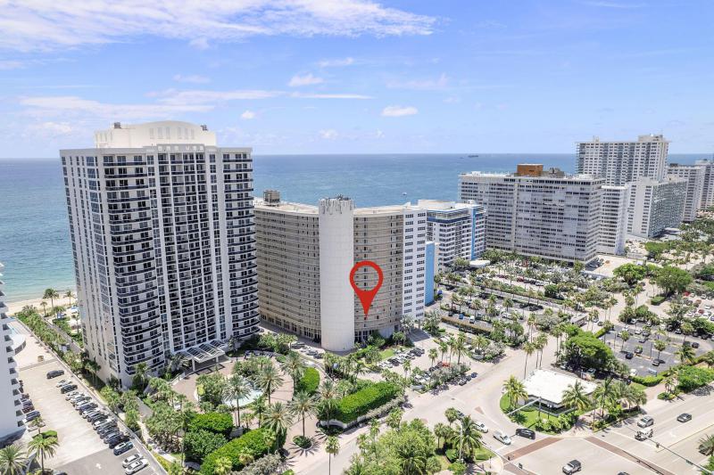  Condo & Townhome Photos