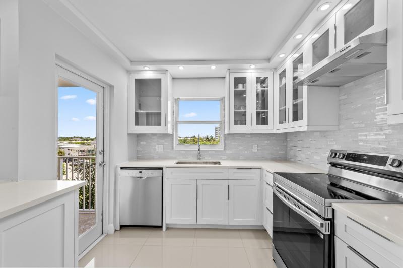  Condo & Townhome Photos