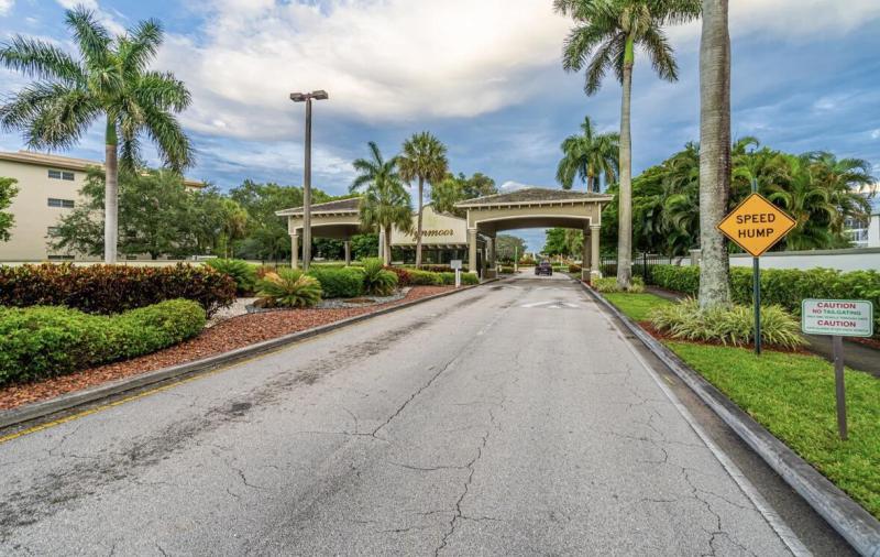  Condo & Townhome Photos