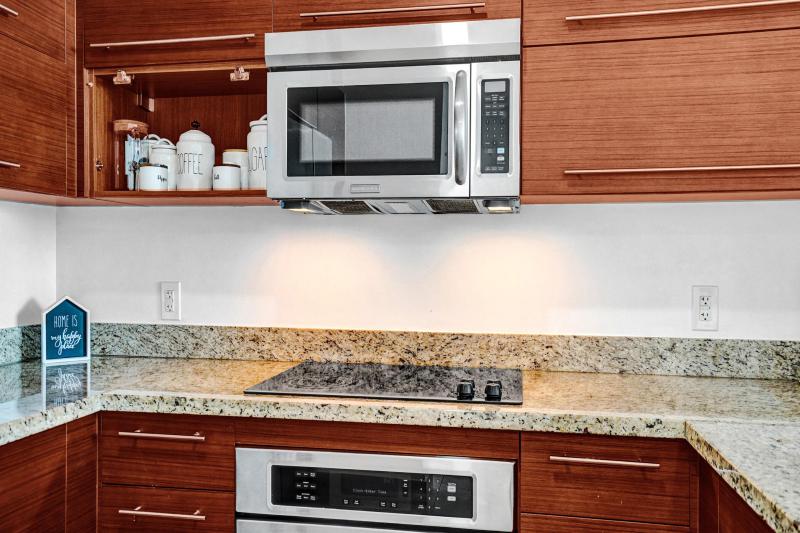  Condo & Townhome Photos
