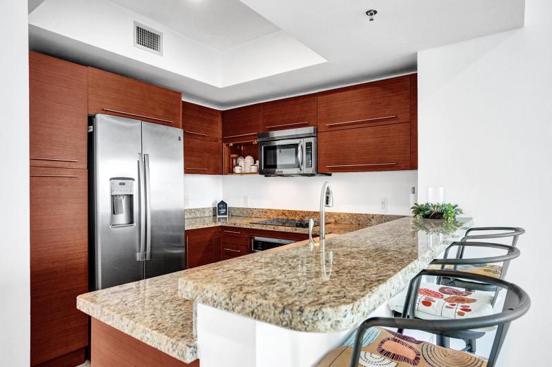 Condo & Townhome Photos