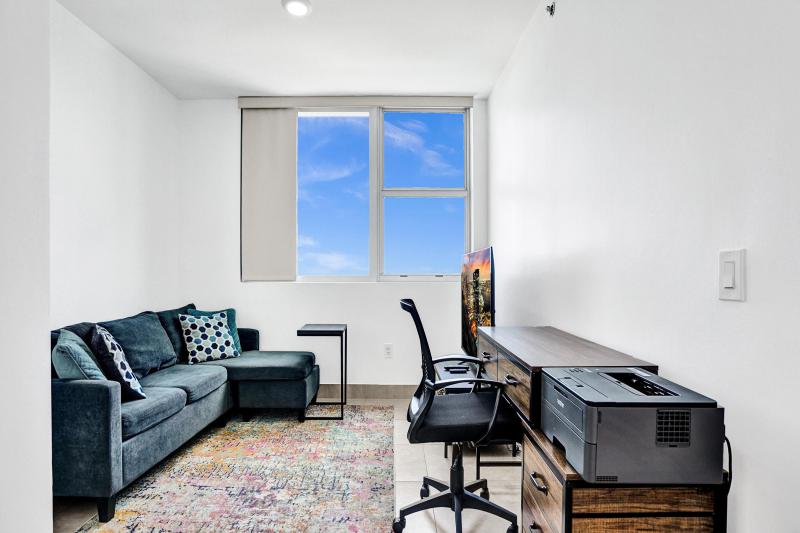  Condo & Townhome Photos