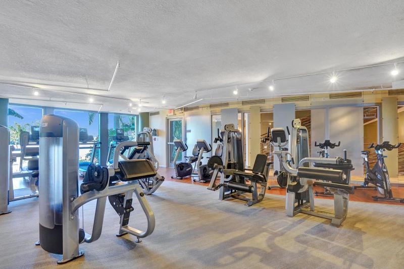  Condo & Townhome Photos