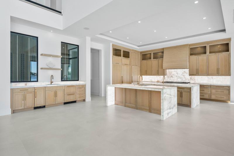  Single Family Homes Photo 13:  Jupiter,  FL 33469