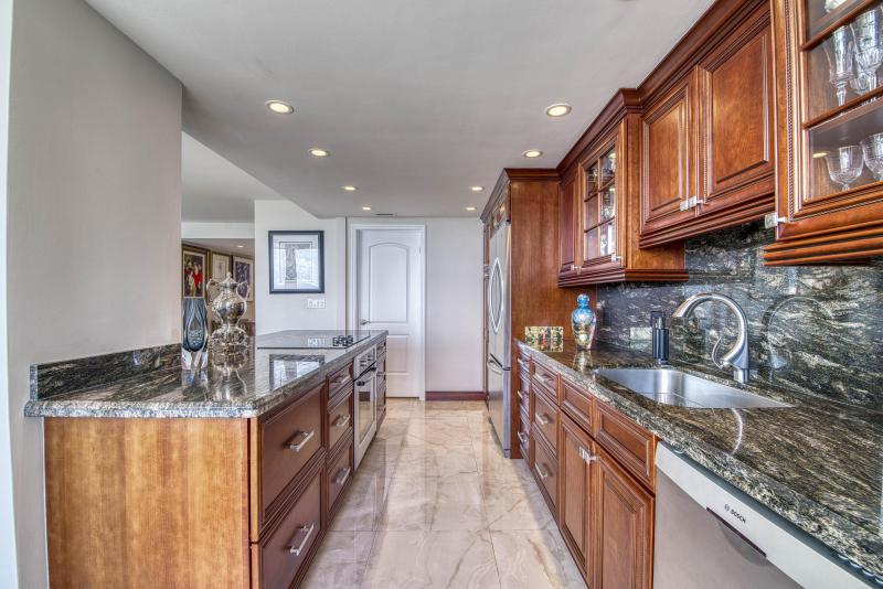  Condo & Townhome Photos