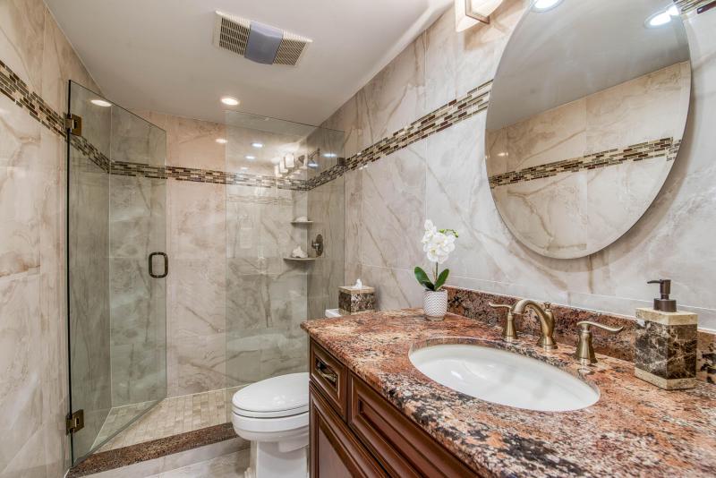  Condo & Townhome Photos