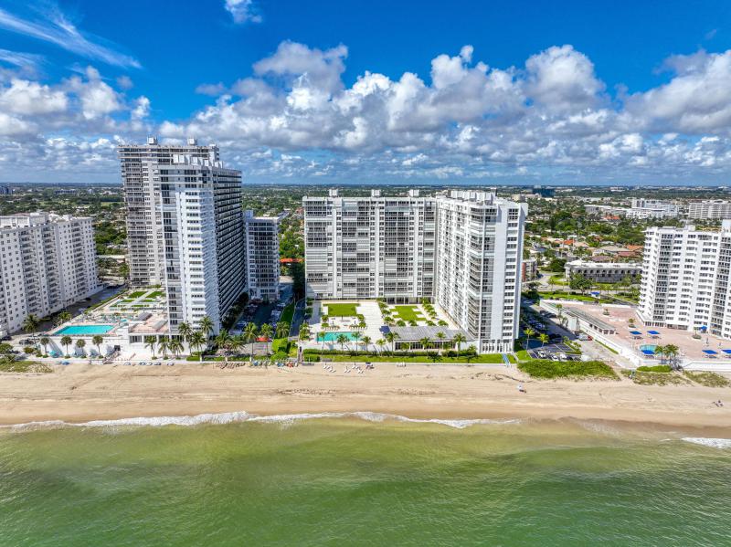  Condo & Townhome Photos