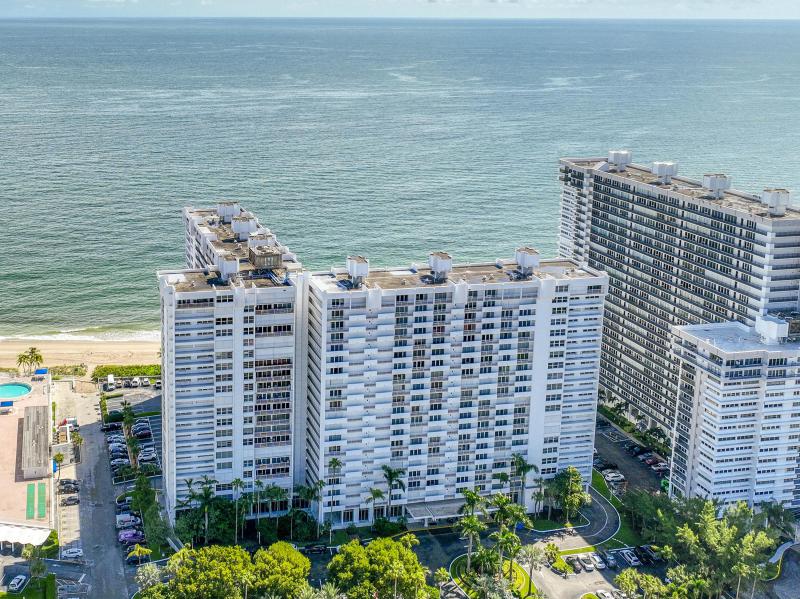  Condo & Townhome Photos