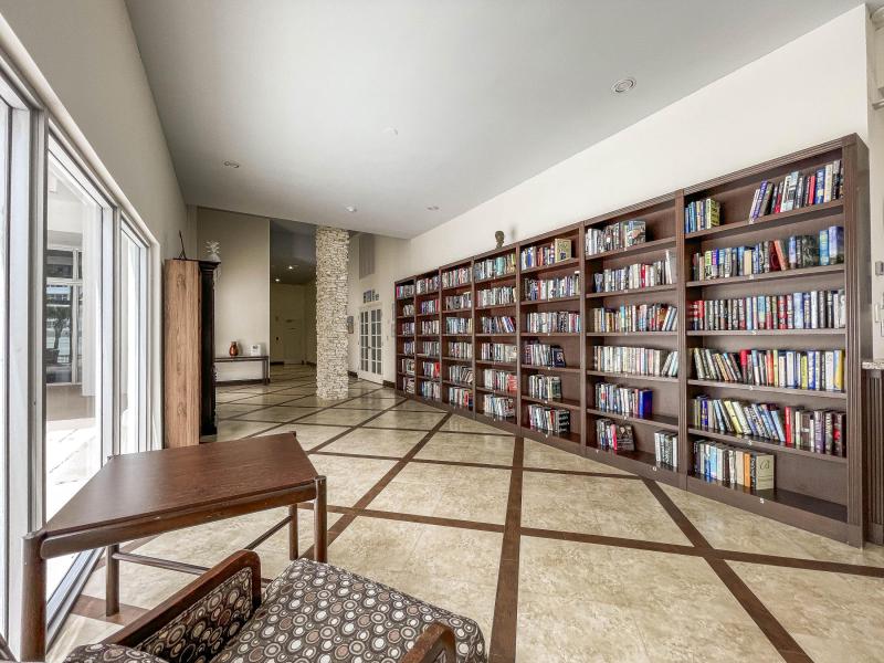  Condo & Townhome Photos