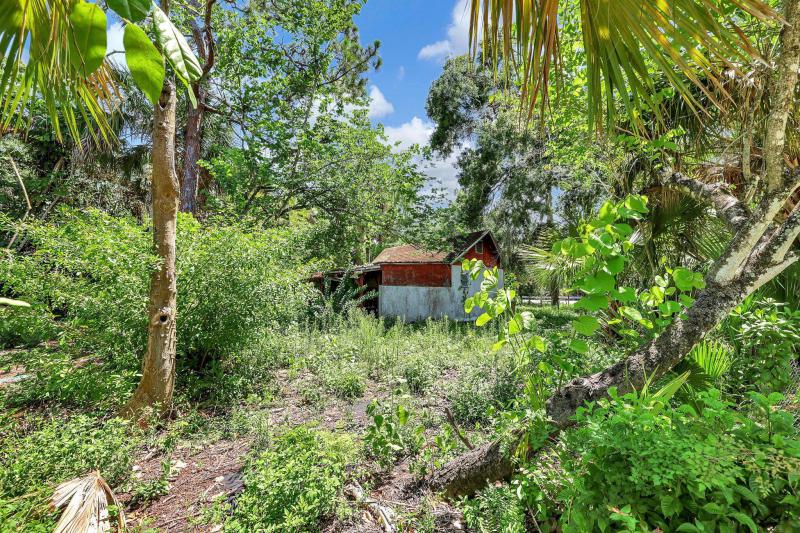  Commercial & Industrial Land Images 