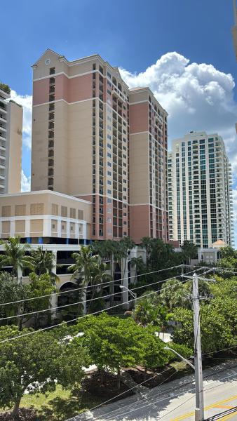  Condo & Townhome Photos