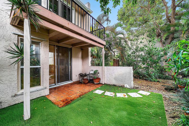  Condo & Townhome Photos