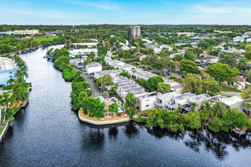  Condo & Townhome Photos
