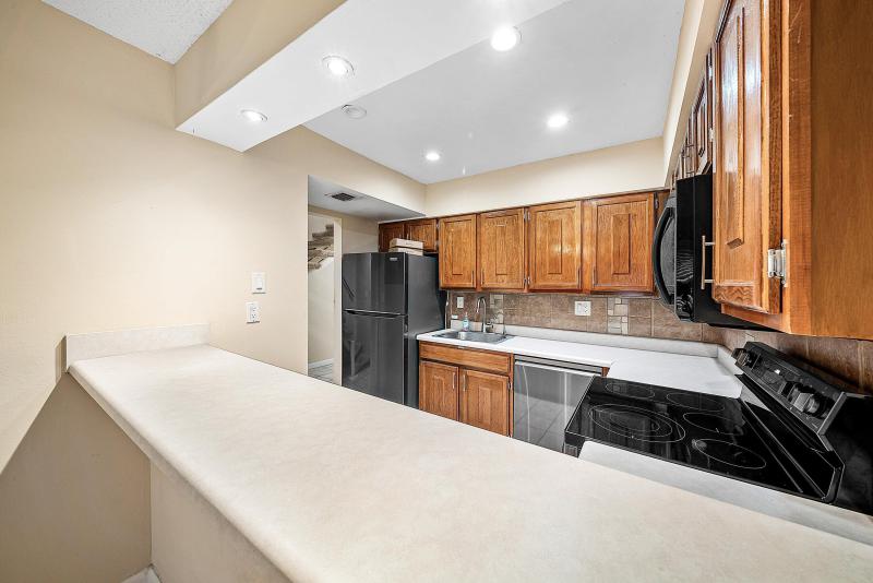  Condo & Townhome Photos