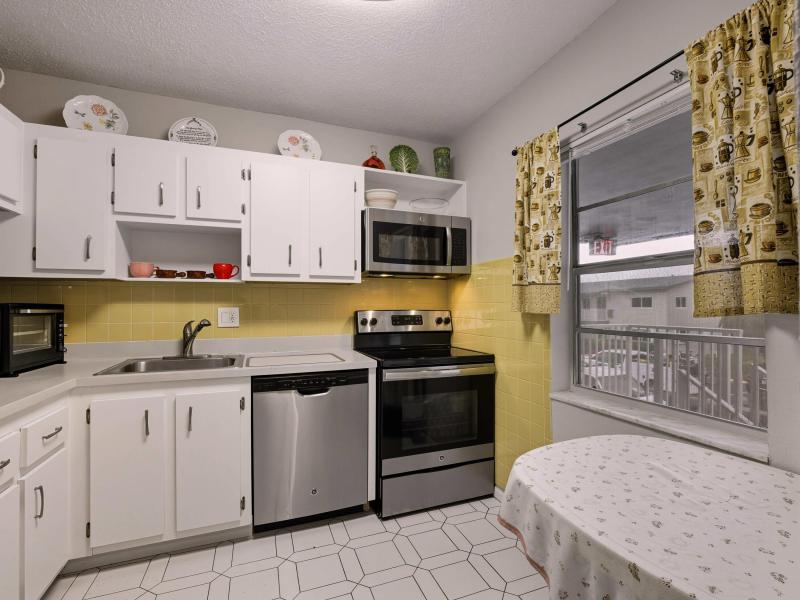  Condo & Townhome Photos
