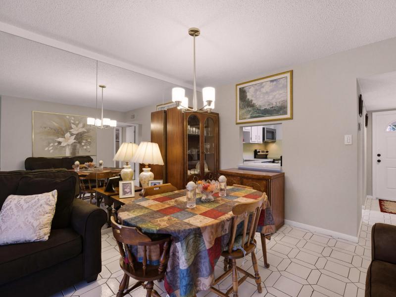  Condo & Townhome Photos