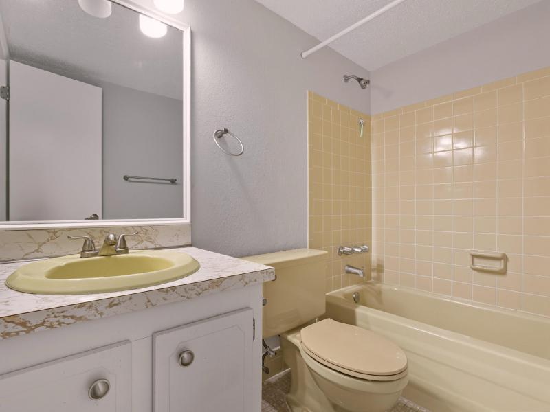  Condo & Townhome Photos