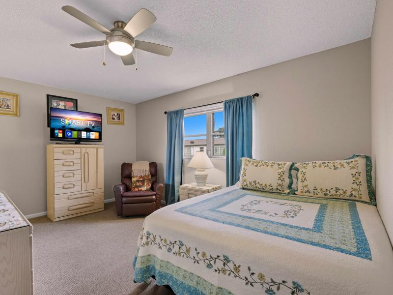  Condo & Townhome Photos