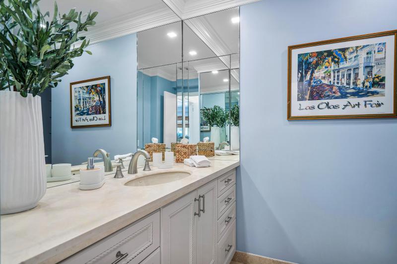  Single Family Homes Photo 31:  Lauderdale By The Sea,  FL 33308