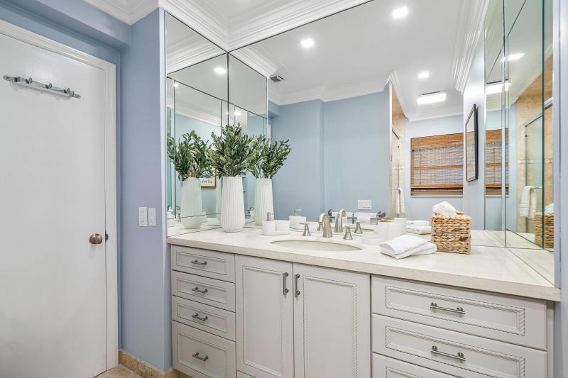  Single Family Homes Photo 38:  Lauderdale By The Sea,  FL 33308