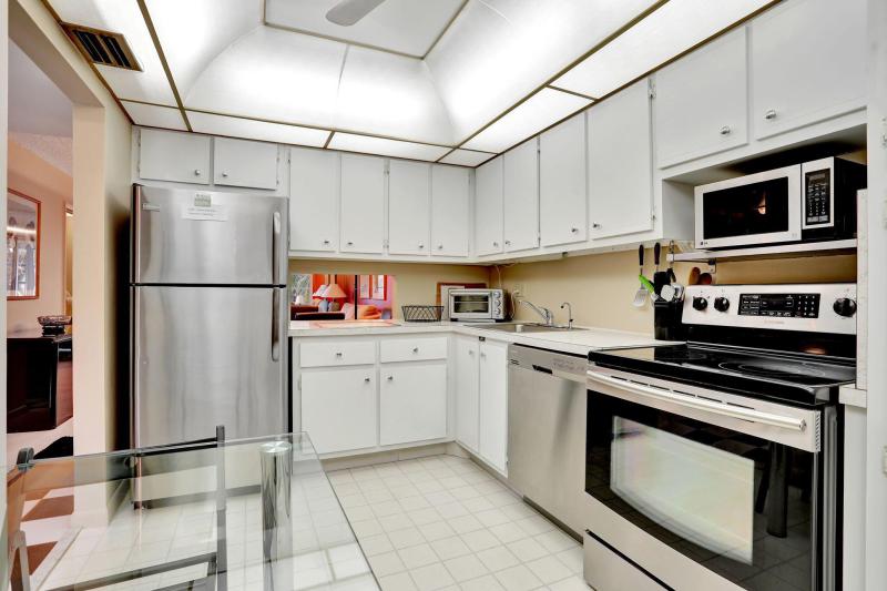  Condo & Townhome Photos