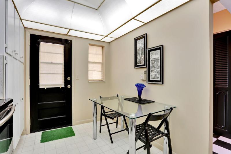  Condo & Townhome Photos