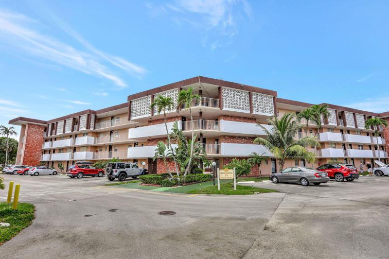  Condo & Townhome Photos