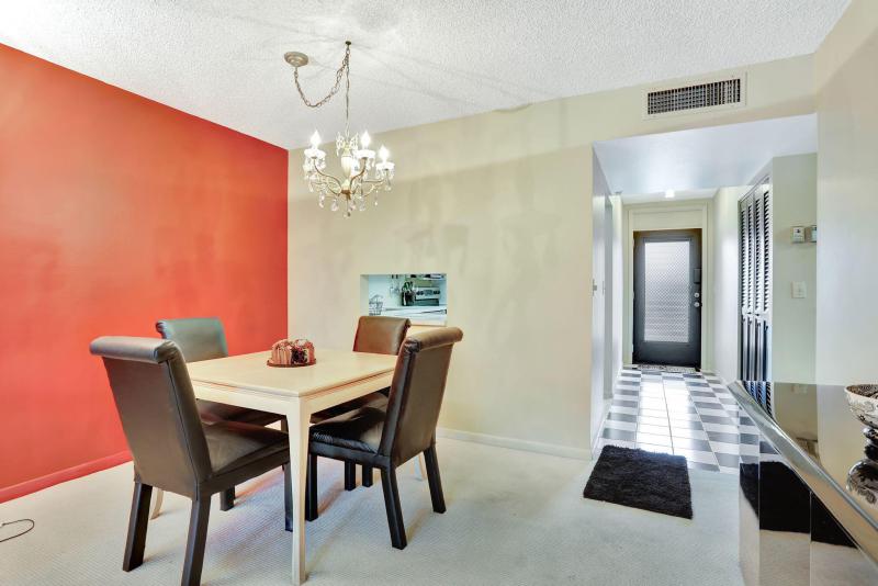  Condo & Townhome Photos