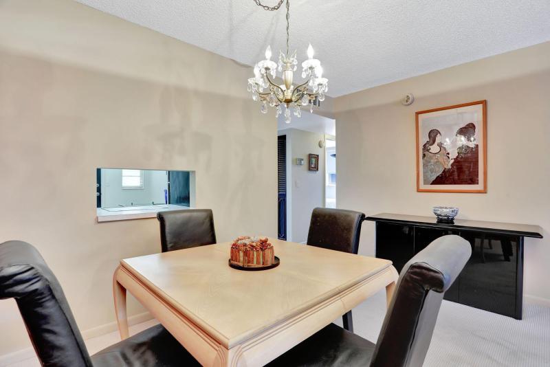  Condo & Townhome Photos