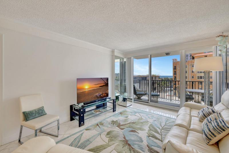  Condo & Townhome Photos